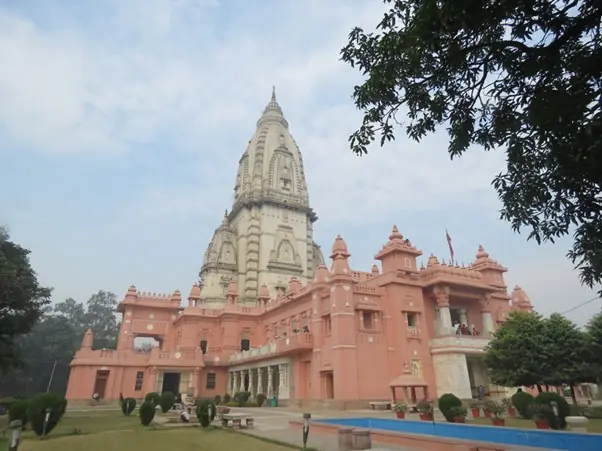 The New Vishwanath Temple at BHU: A Modern Shrine with Ancient Echoes