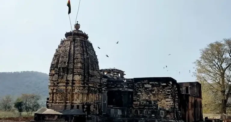 The Fascinating Neelkanth Temple, Alwar: Step into History