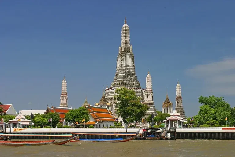 Wat Arun History: Revealing the glorious past of the temple