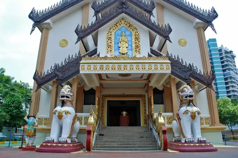 Remarkable Burmese Buddhist Temple in Singapore