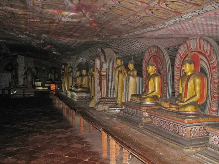 Dambulla Buddha caves